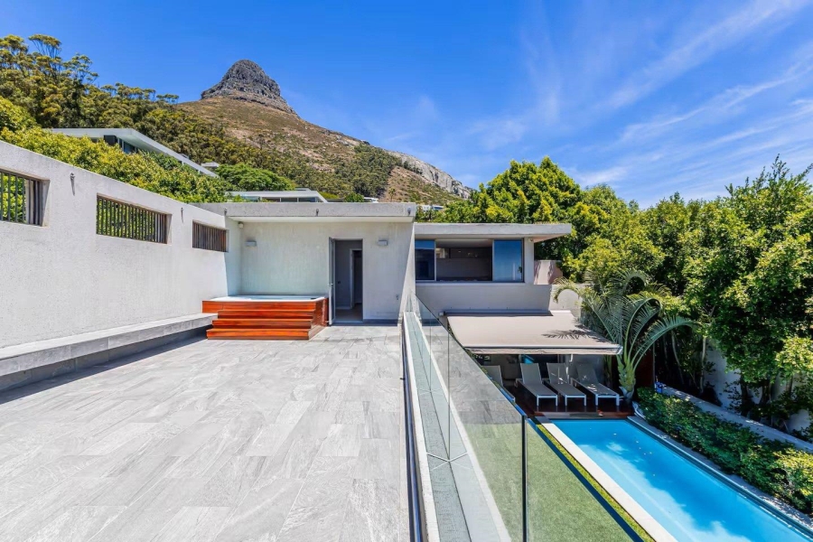 5 Bedroom Property for Sale in Fresnaye Western Cape